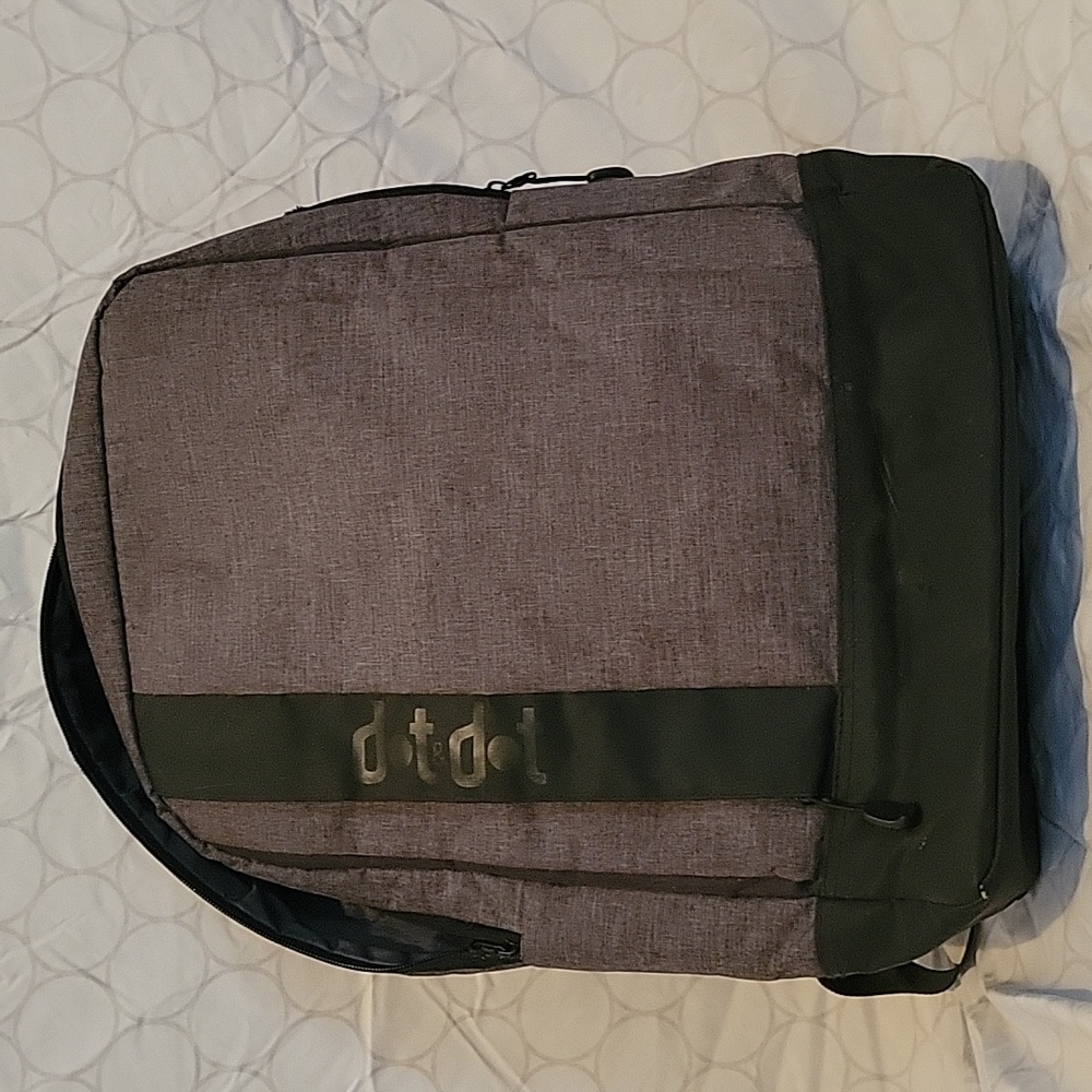 Dot&dot padded laptop backpack